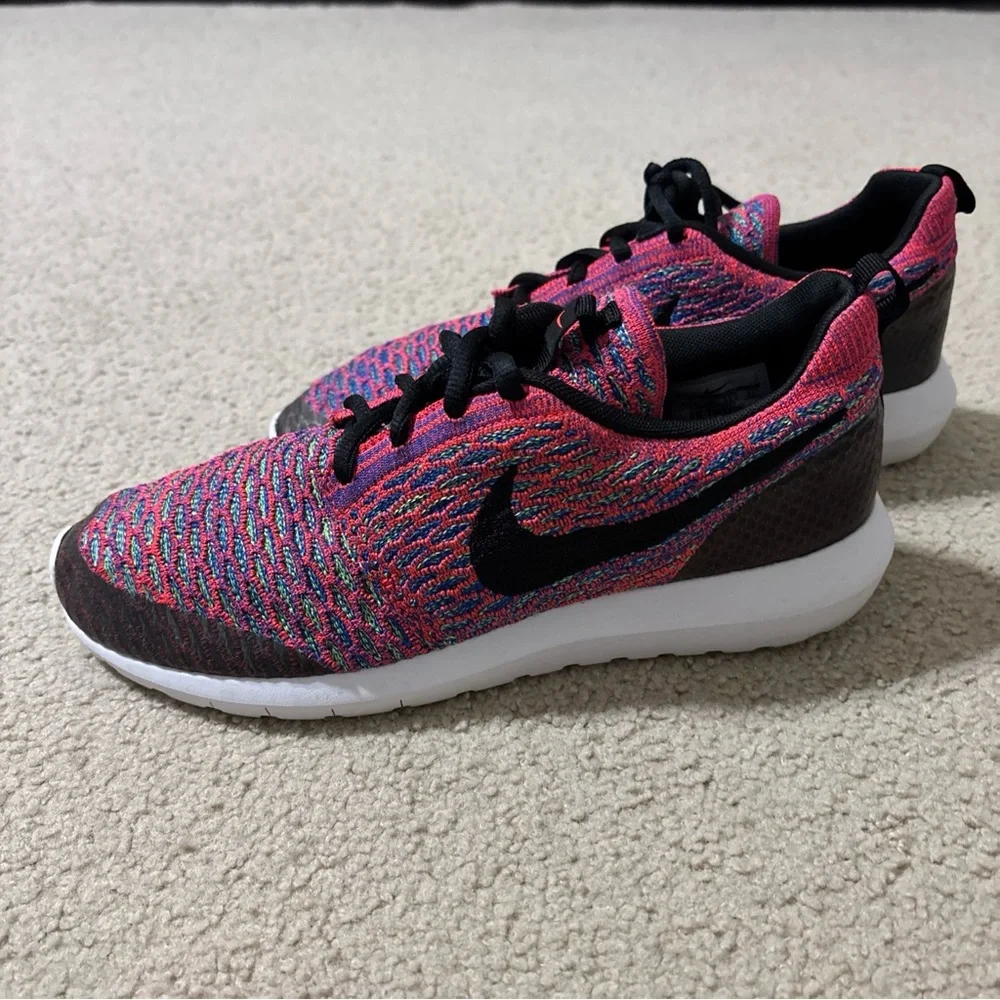 Nike Men's Multicolor Pink/Black Athletic Shoes